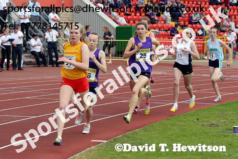 Girls 300 metres, Northern Inter-County Schools, Gateshead International Stadum. Photo: David T. Hewitson/Sports for All Pics